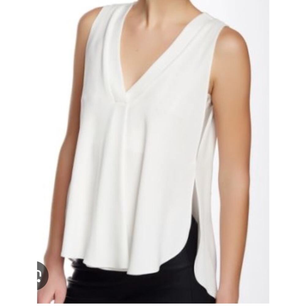 Derek Lam 10 Crosby Crepe Flowy V-Neck Top size 0 in Cream